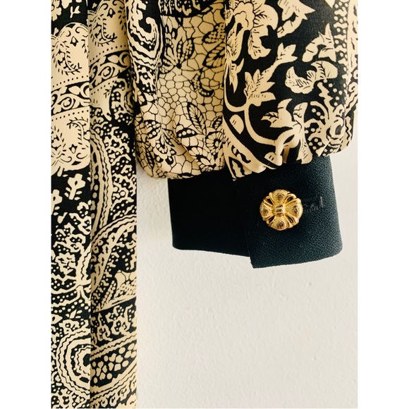 Vintage Long Sleeve Paisley Dress with Pleated Skirt Detail - Picture 11 of 16